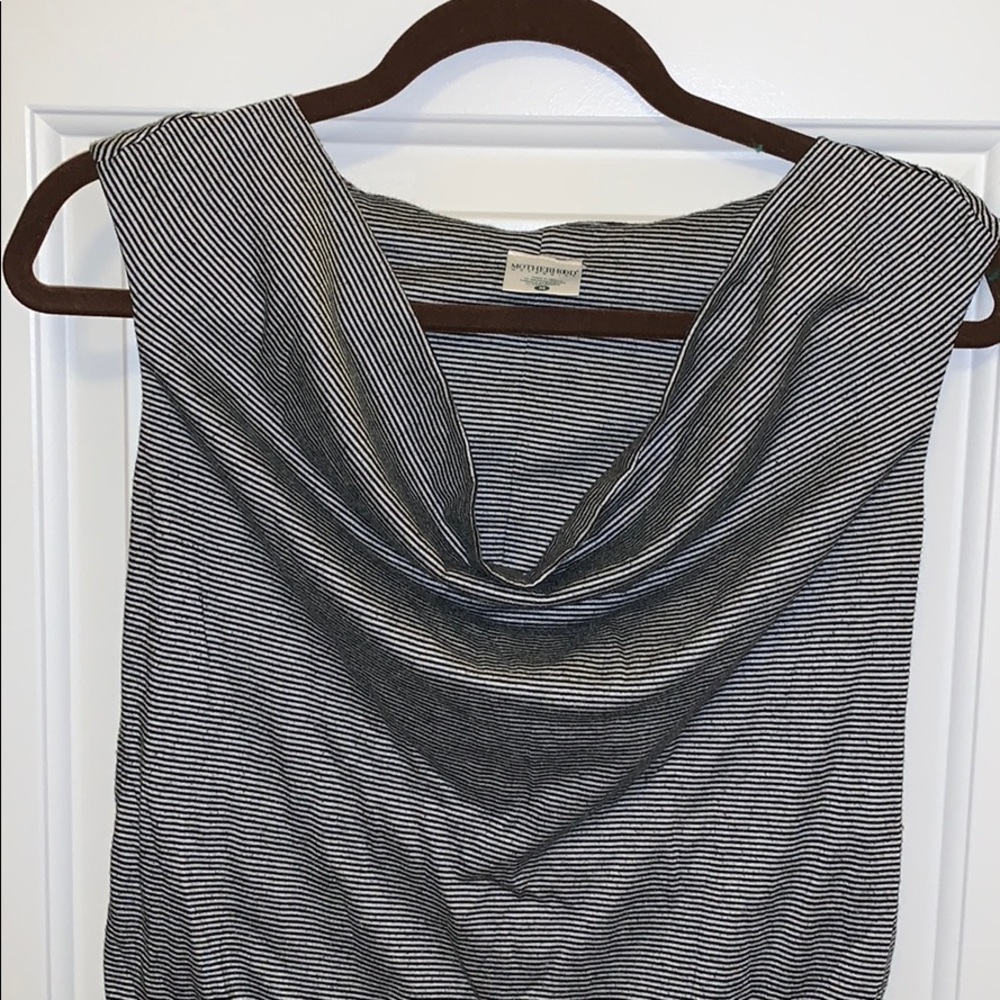 Scoop neck maternity dress